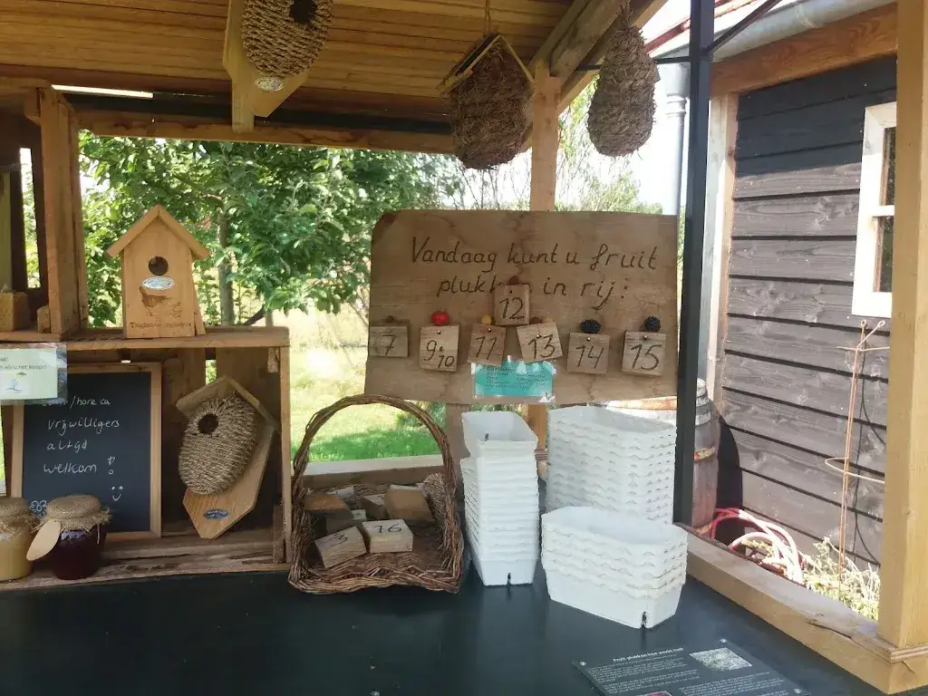 Pluk en theetuin in de 7e Hemel restaurant in Grashoek