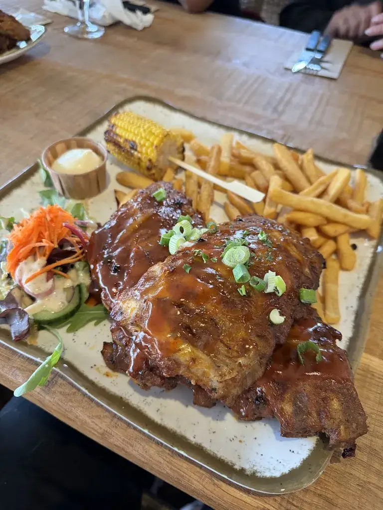 Alex Schepers_Canadian Corner_Brunssum_review