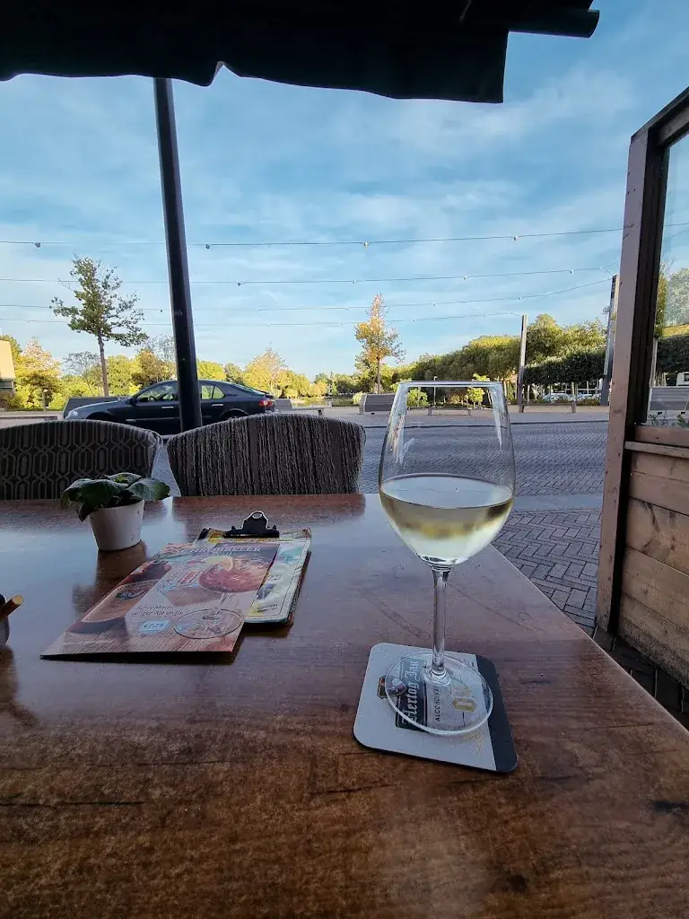 Mr_John_Brikke Oave_Brunssum_review