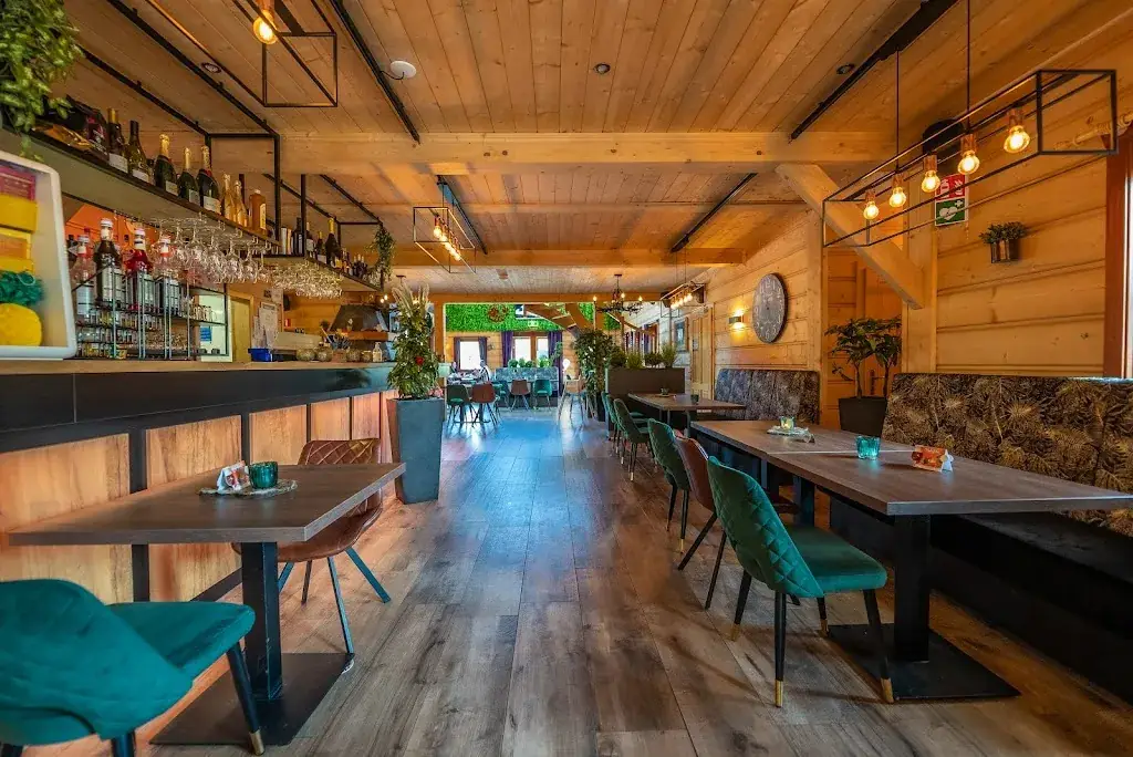 Brasserie De Uitvlucht restaurant in Brunssum