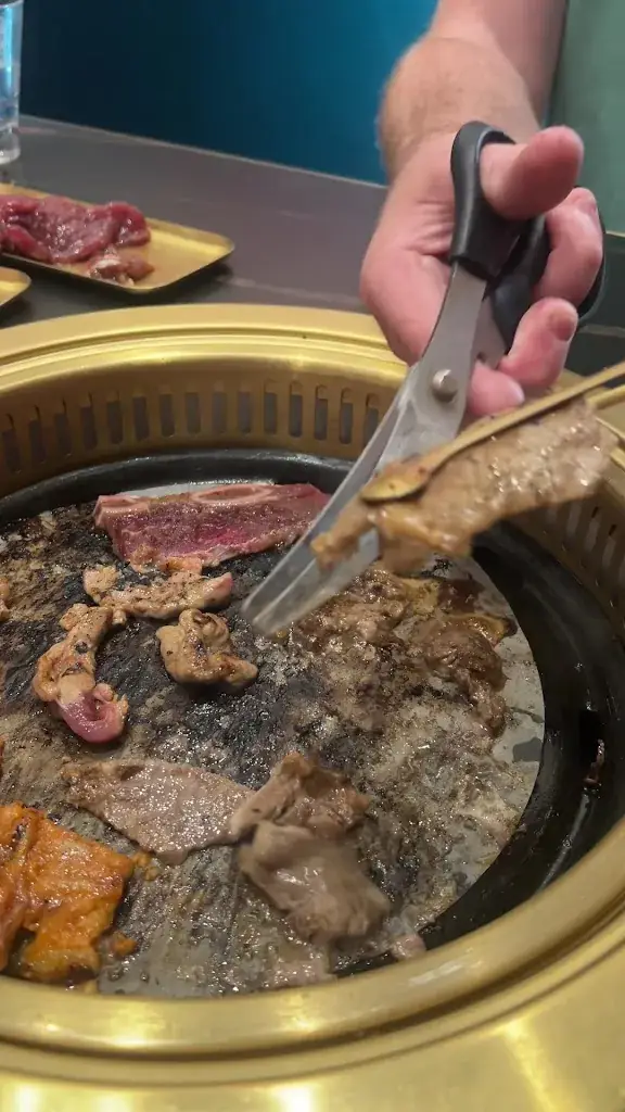 Papassara Poontiwade_Gold Korean BBQ_Brunssum_review