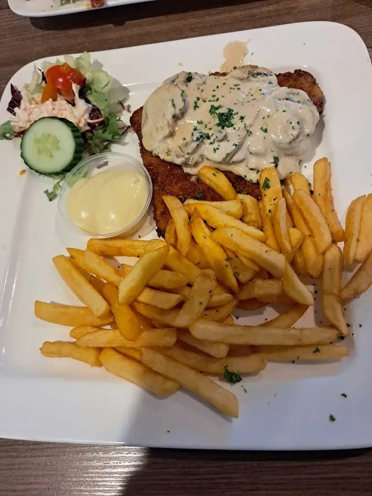 danielle de liege_Brasserie Bruis_Brunssum_review