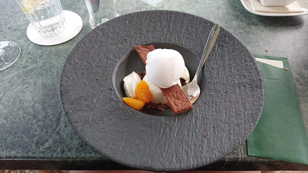 Isabel van Rooij_De Kwizzenjèr_Gronsveld_review