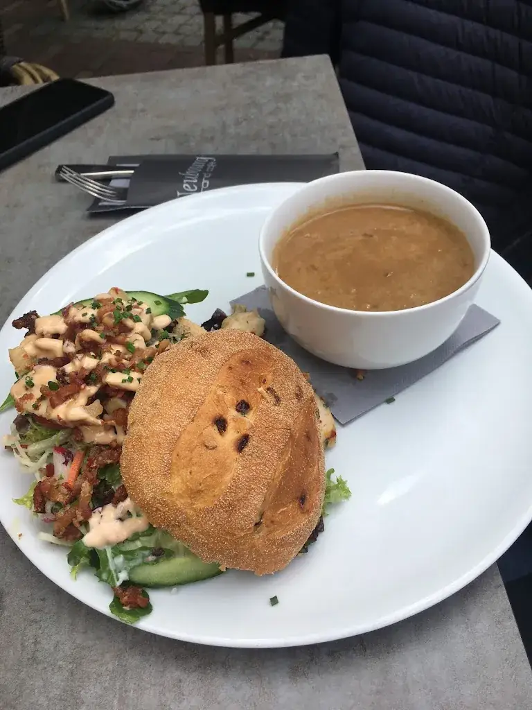 Stella Esplosiva (Laura PeGr)_Grand café Neubourg_Gulpen_review