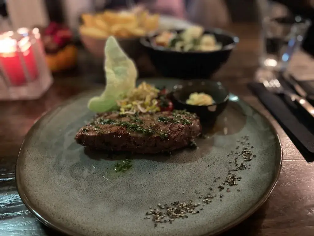 Reinier CC_Eten&Drinken 'Kom Maar Binnen'_Roden_review