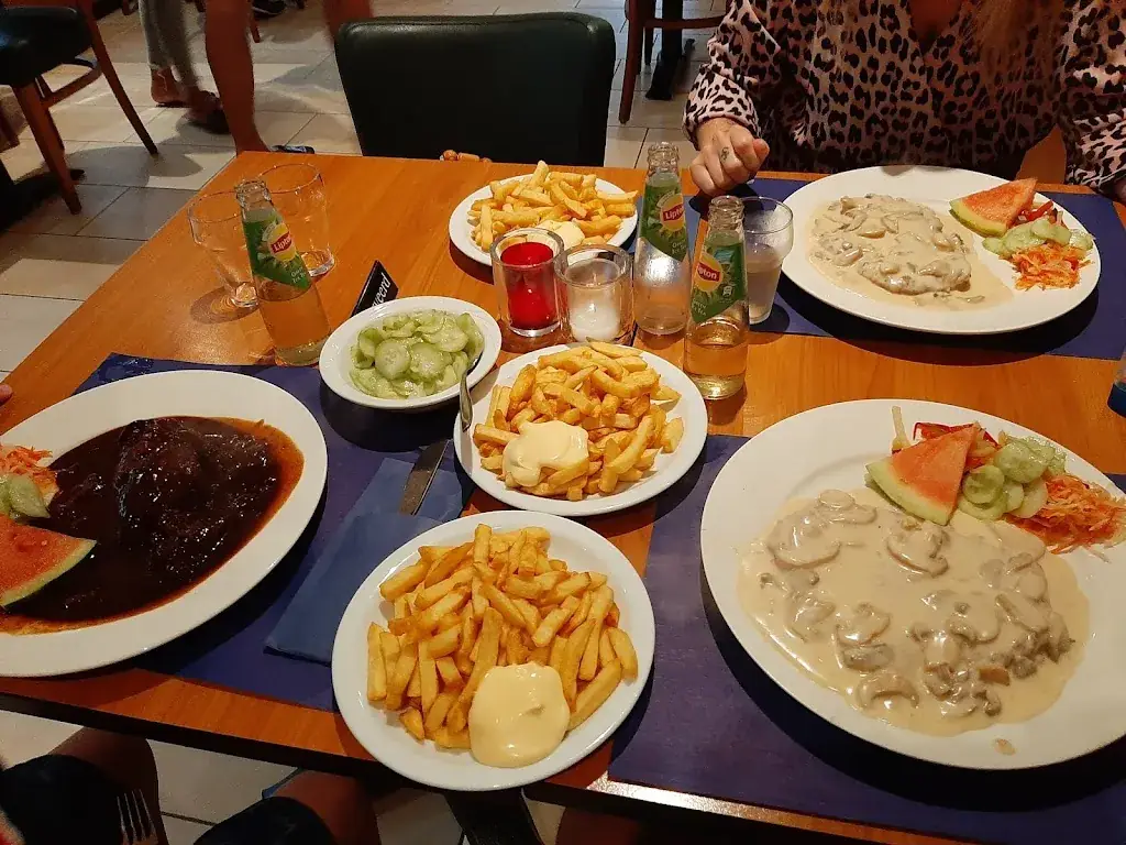 Cafetaria De Shoes_Grevenbicht_slider_image_2