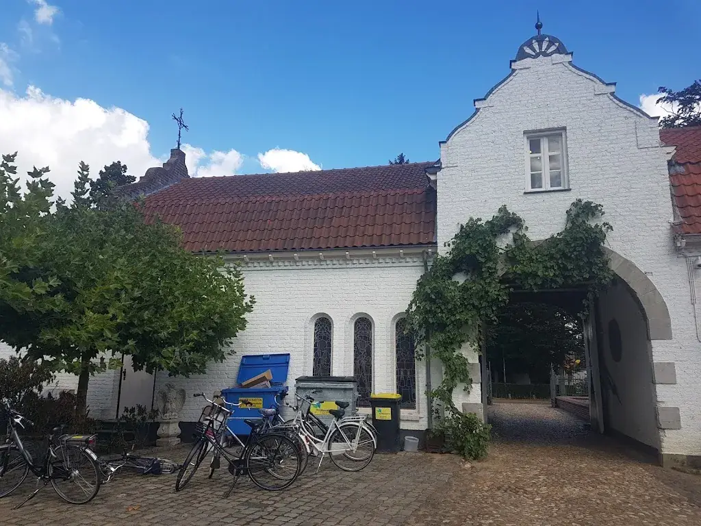 E Chun_Kasteel Aldenghoor_Haelen_review