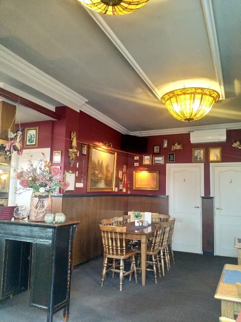 Iono Pitrez_Café Restaurant Feyenoord_Nunhem_avis