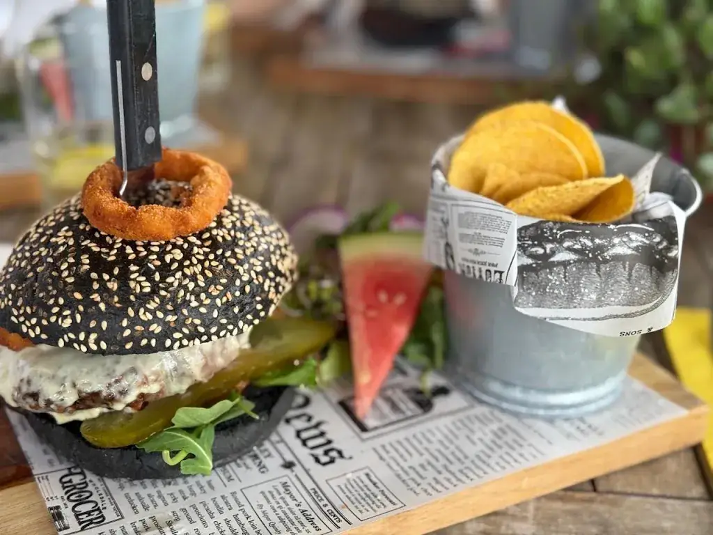 Alexander Nadsadin_De Fabriek_Heijen_review