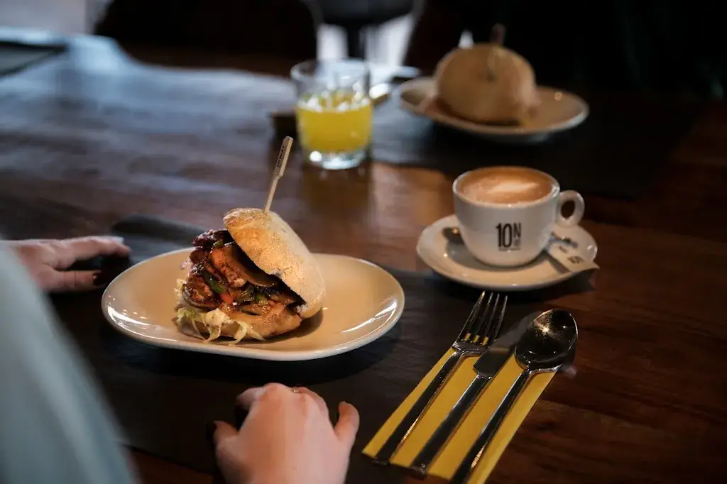 Hiway Motel & Restaurant_Siebengewald_slider_image_2