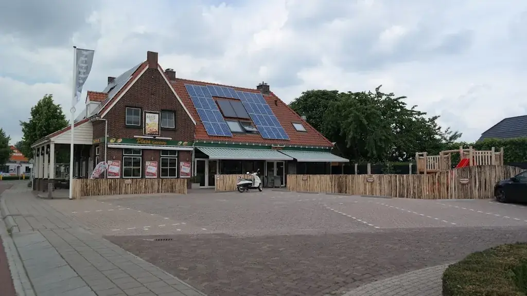 Annet & Gerrit van der Burgt_Plaza Gennep_Gennep_review