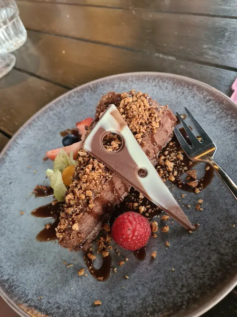 Liora Lea_Porto Maurizio_Heythuysen_review