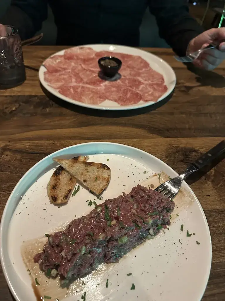 Marcin Wanat_Lu & Na Barbecue Restaurant - Wijnbar_Kelpen-Oler_review