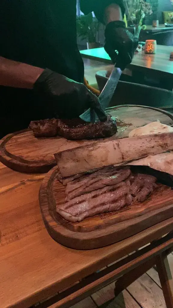 arvin choobak_Lu & Na Barbecue Restaurant - Wijnbar_Kelpen-Oler_review