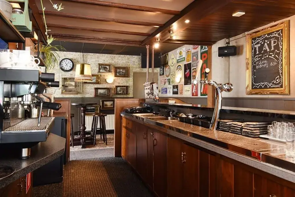 Grandcafé Bie de Tied restaurant in Kelpen-Oler