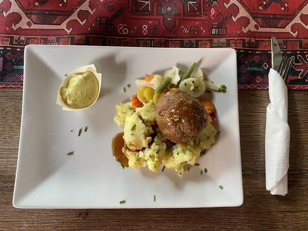 Eetcafe Poort van Cleve_Grave_slider_image_2