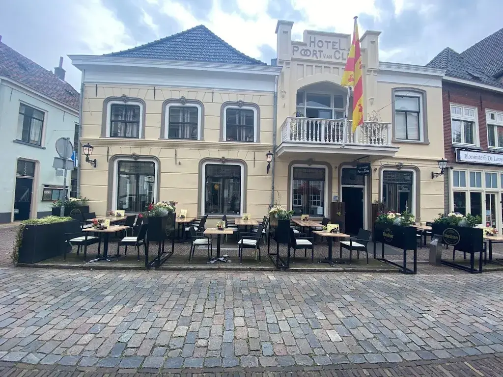 Eetcafe Poort van Cleve_Grave_slider_image_3