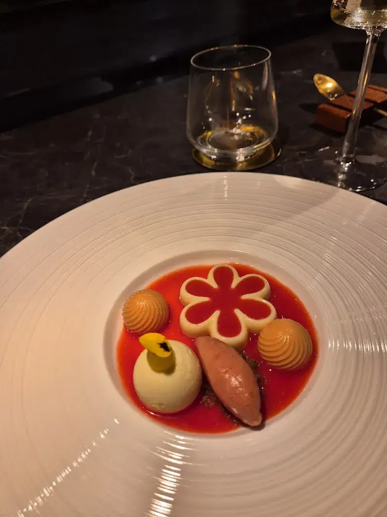 John Claassens_Macadamia_Stein_review