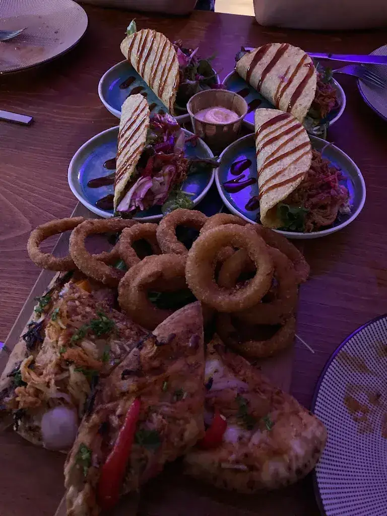 Menu_COMIQ | shared dining_Stein_image_2