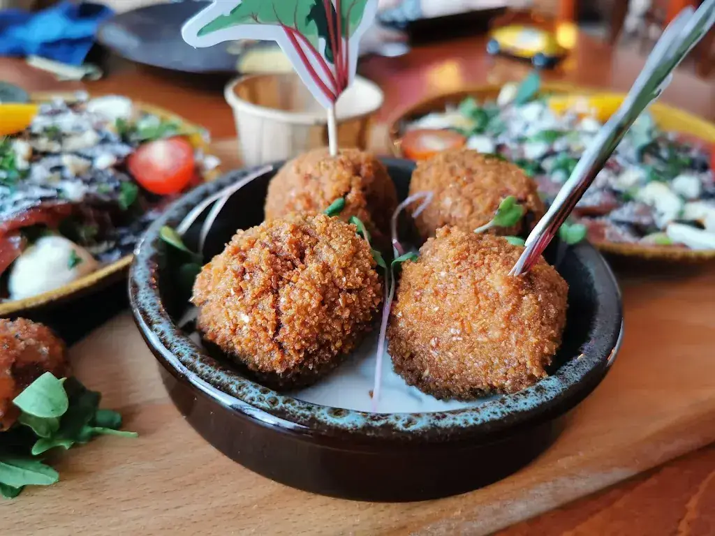 Menu_COMIQ | shared dining_Stein_image_8