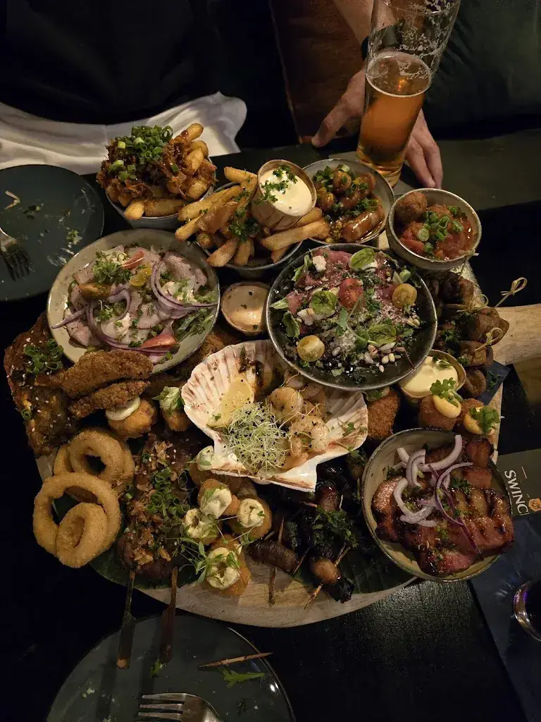 Jean Claude Hobeika_COMIQ | shared dining_Stein_review