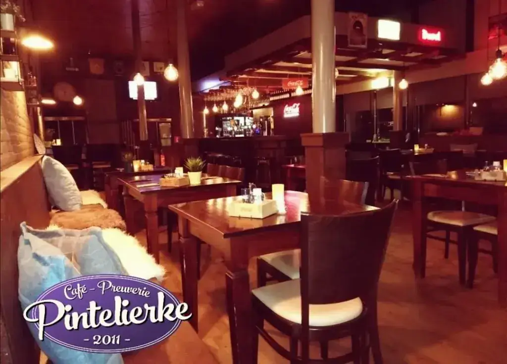 COMIQ | shared dining restaurant in Stein