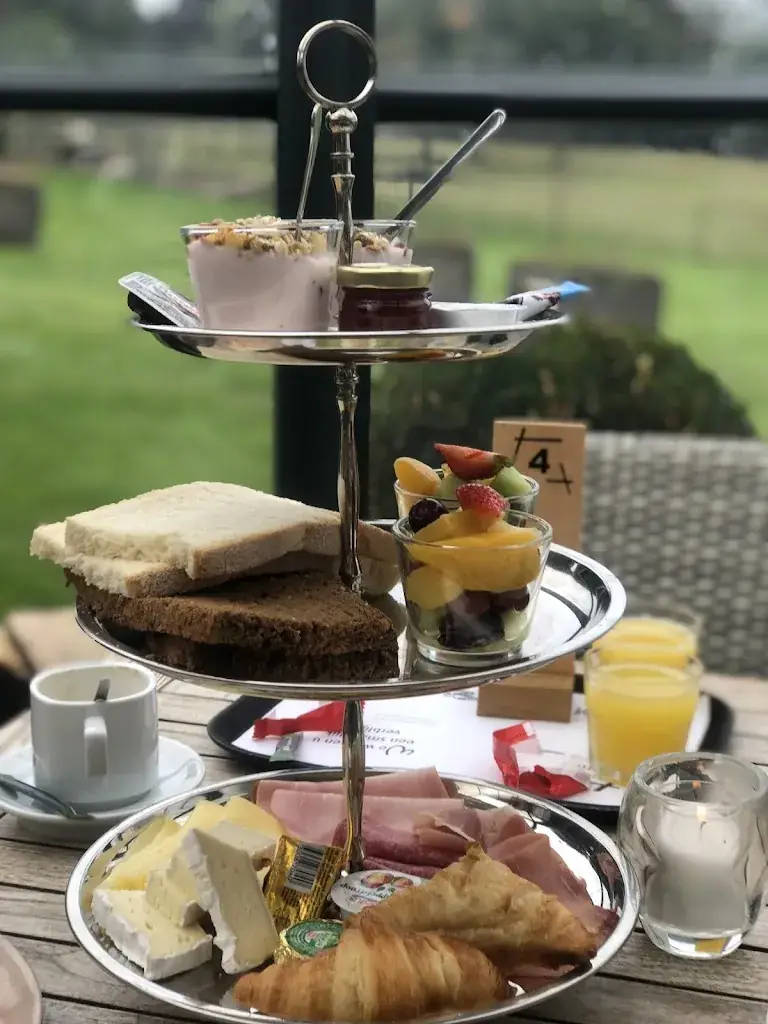 Anna Keszthelyi_Herberg de Bernardushoeve_Voerendaal_review