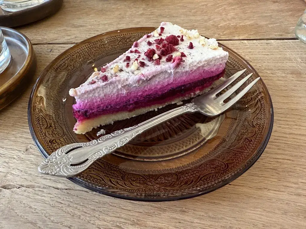 Matisse Kuiper_GEMBER_Horst_review