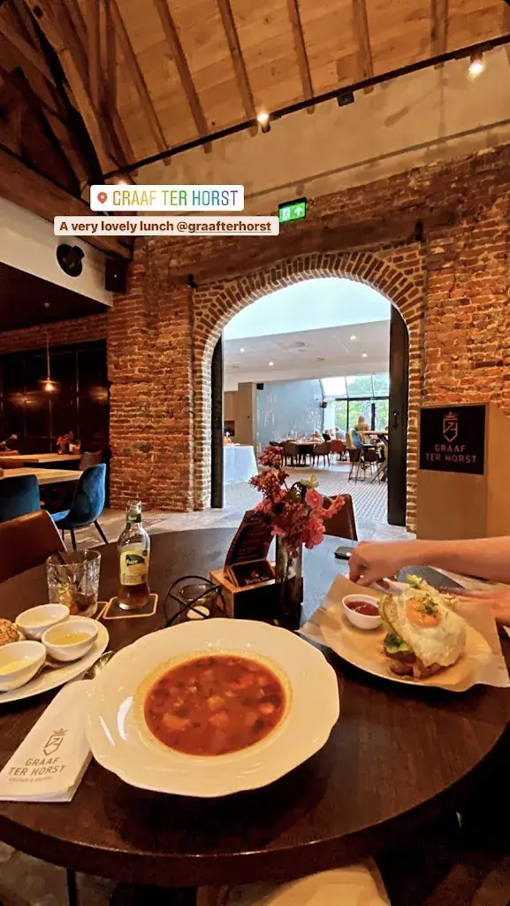 Araya Kalapuk_Graaf ter Horst_Horst_review