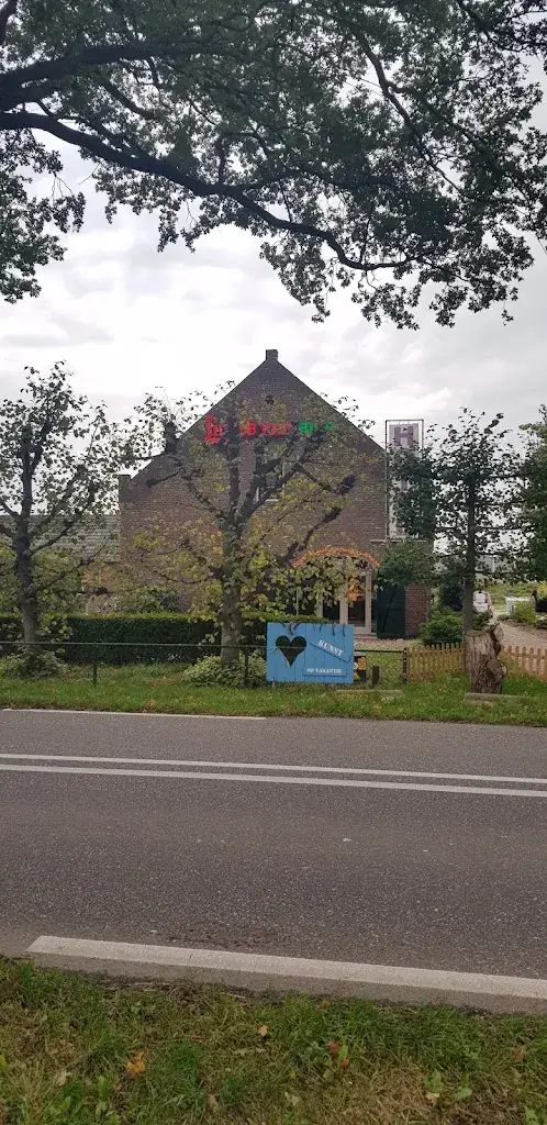 Boris Perović_De Lindehoeve B.V._Grubbenvorst_review