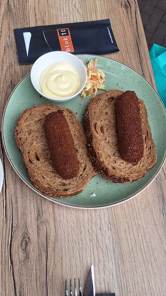 annabel van Dam_Blok 10 Horst_Horst_review