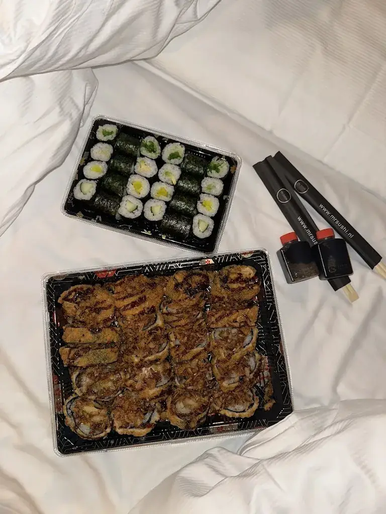 Luna Sueltemeyer_Mr. Sushi Horst_Horst_review