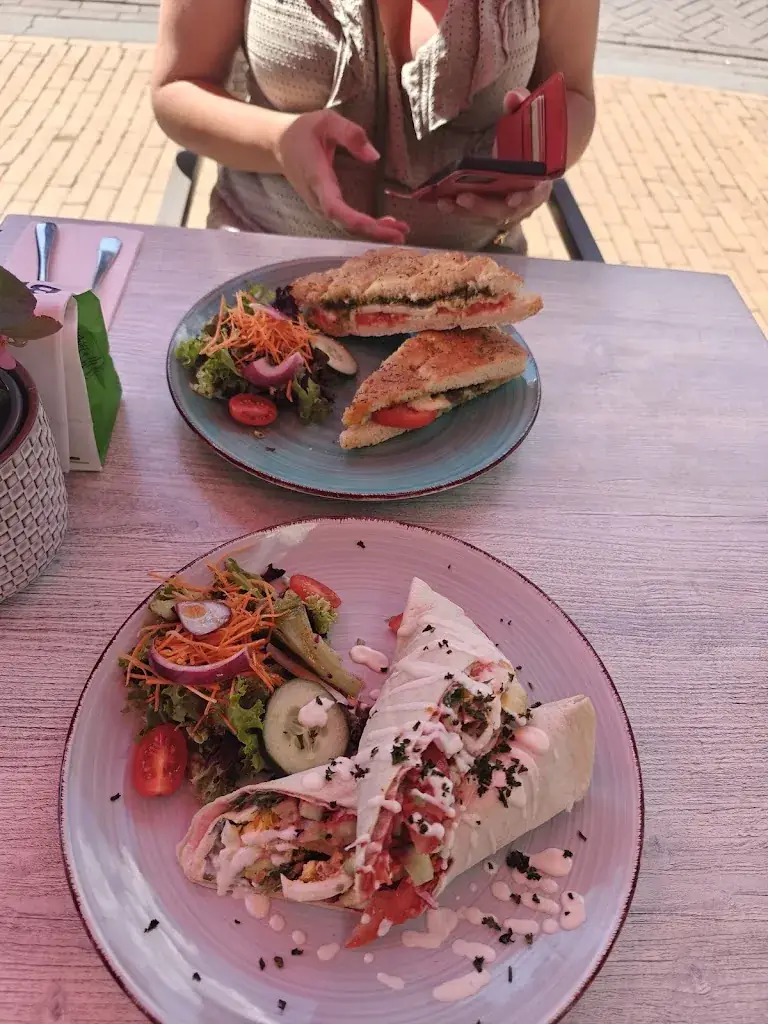 Nikita Pelzer_BRick_Landgraaf_review