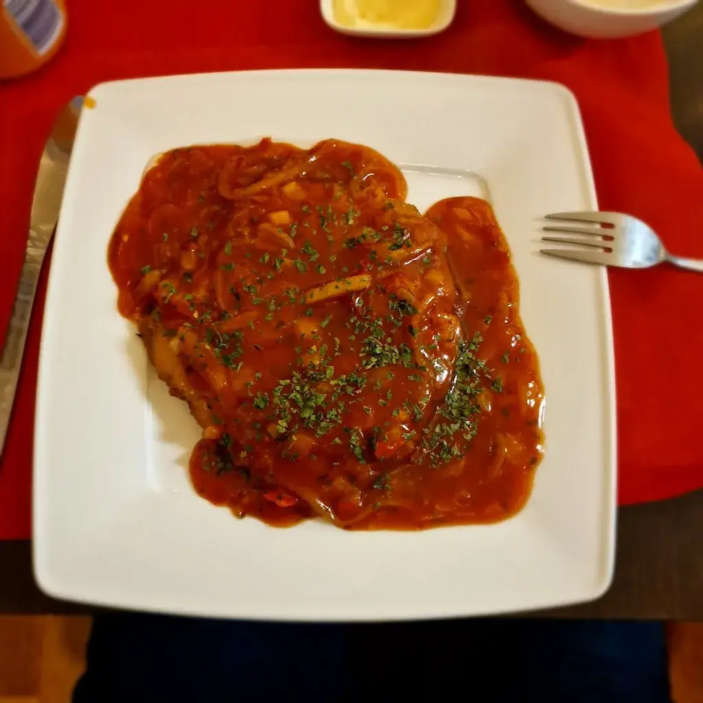 Thomas de Vree_Schnitzelhuis & Hamburgerhuis Family Restaria D'r Smuleck Landgraaf_Landgraaf_review