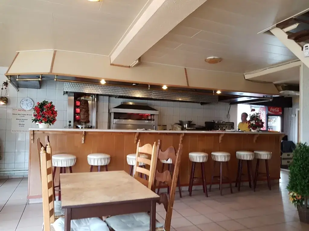 De Piramiden restaurant in Maasbracht