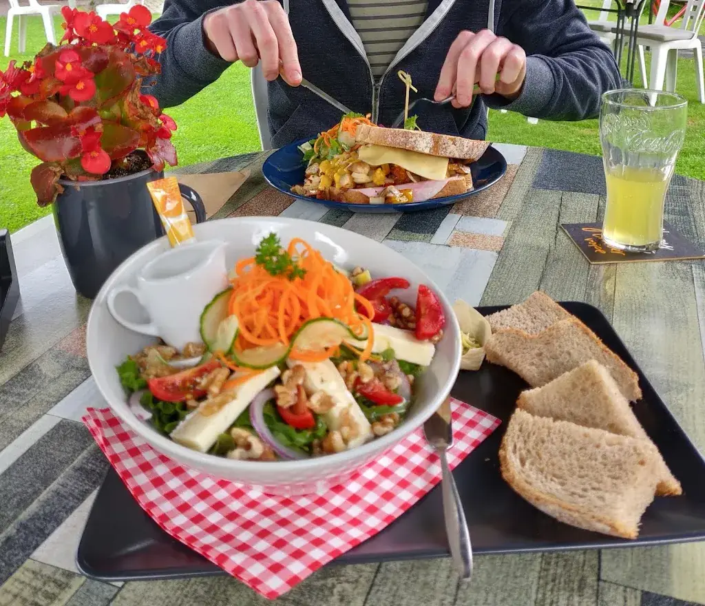 Maria Dorrestijn_Oppe Koffie_Meijel_review