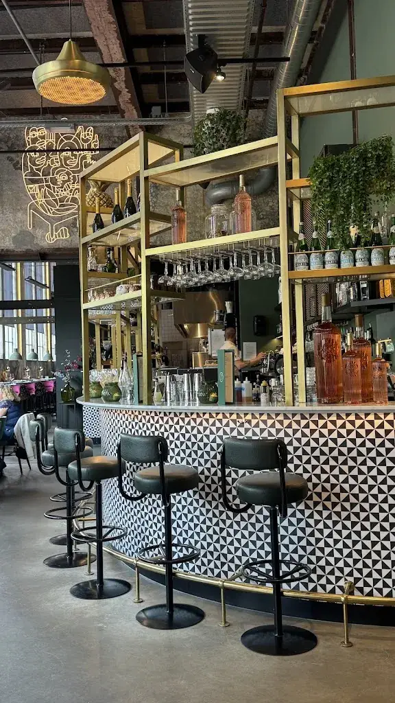 Monika Lindner_Mr. Sammi_Roermond_review