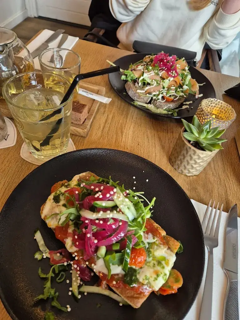 Charon Curvers_Markt Achttien_Meerssen_avis