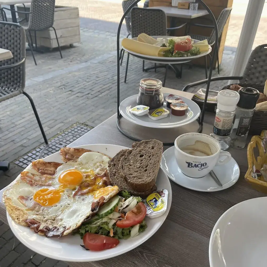 Gabriela Herra_De Zeute Inval_Meerssen_review