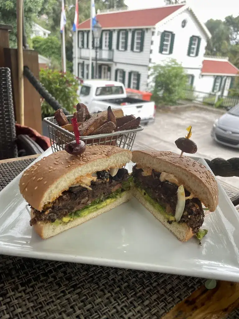 Natalie Fulton_Island Flavor_Netherlands_review