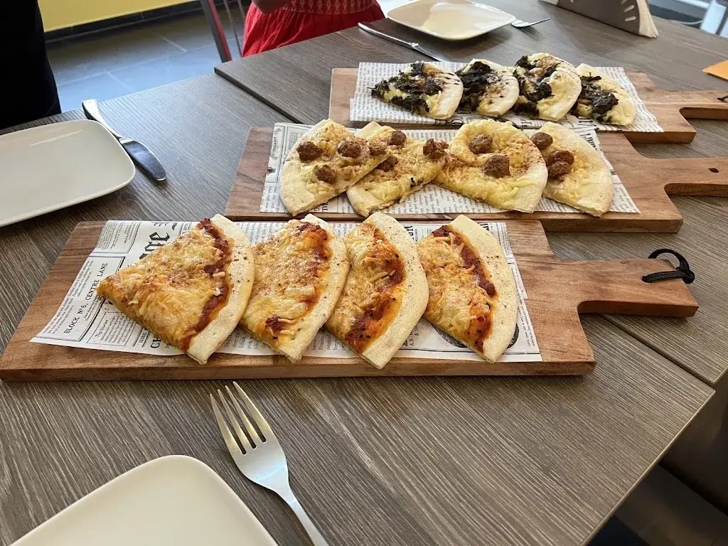 Alan Aboud_Mankousheh.nl منقوشة_Meerssen_review