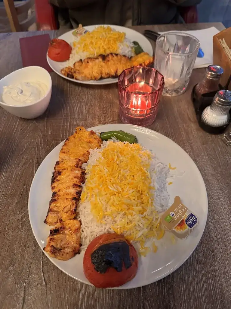 Reza Rastegarian_Mamanpaz Maastricht_Maastricht_review