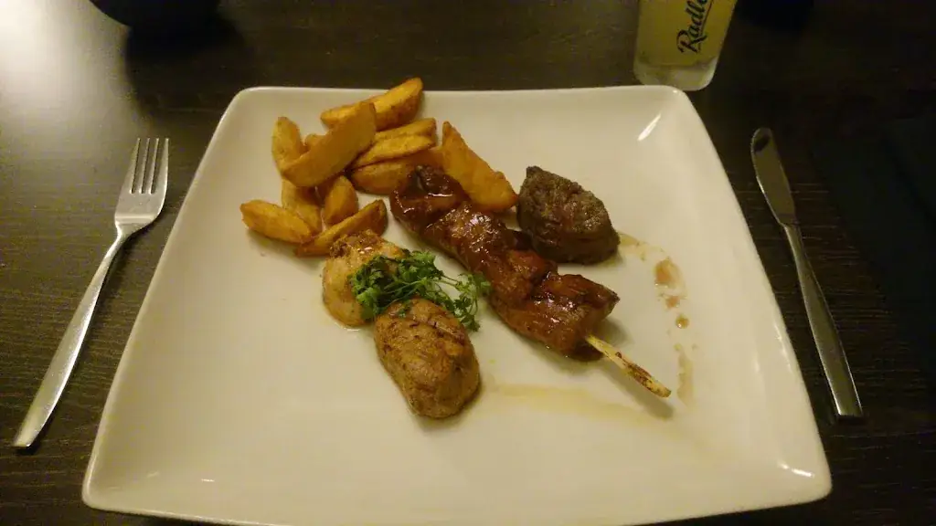 Sander van Vliet_Restaurant Bowling Venray_Oostrum_review