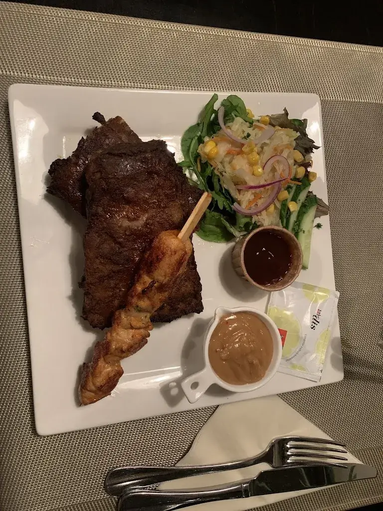 Thanh Le_Hotel Restaurant Roerdalen_Posterholt_review