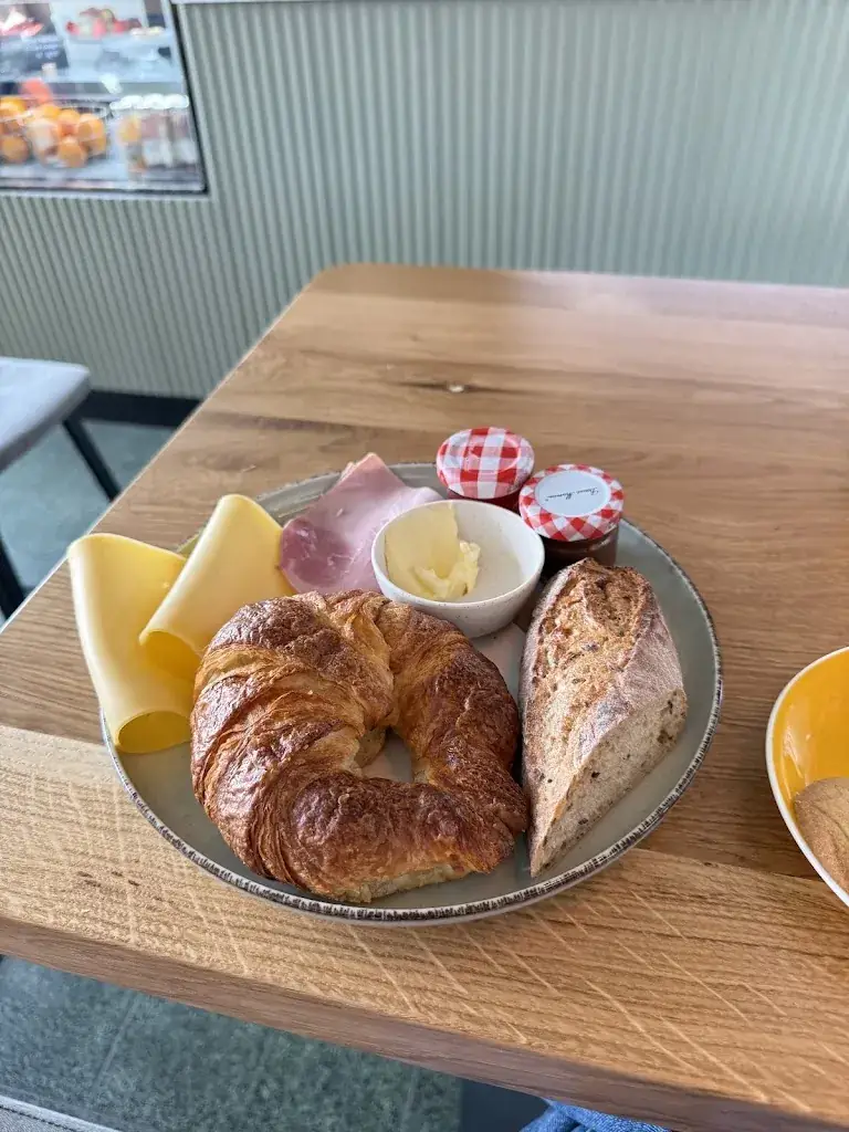 Nicole_Cortado_Maastricht_review