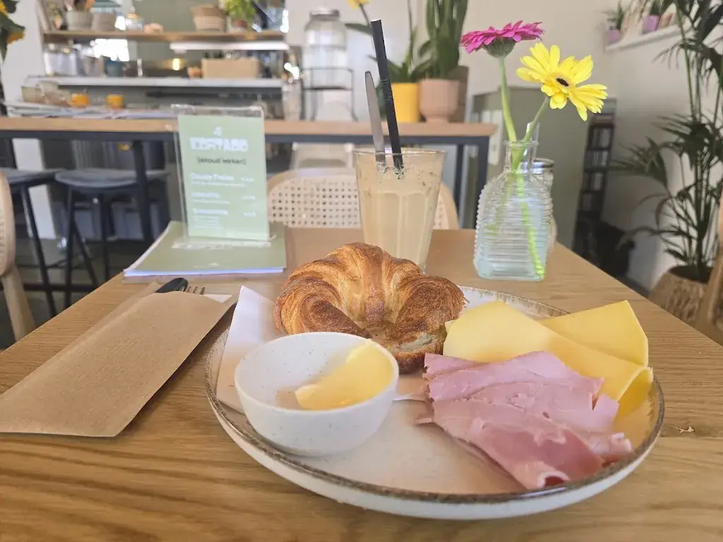 Nuwan Udawatte_Cortado_Maastricht_review