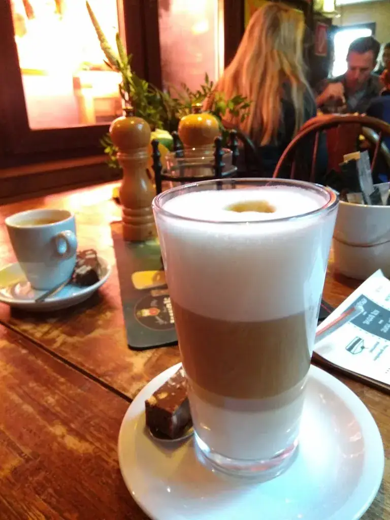 Wenny Sumarni_Mareveld_Schimmert_recensione