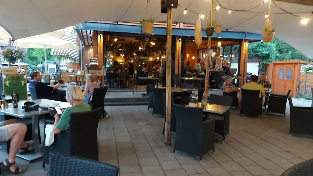 Le Carrefour Preuf & Proost restaurant in Odiliënberg