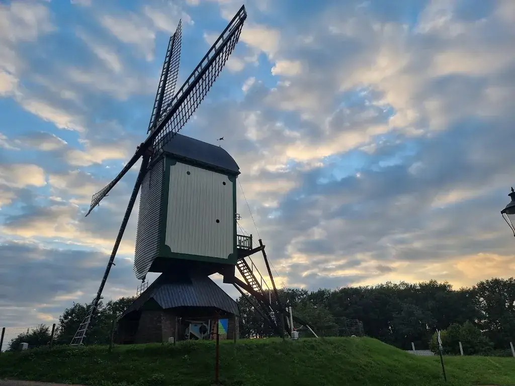 Hanif D Navaz_Oetsjpanning De Meuleberg_Melick_review