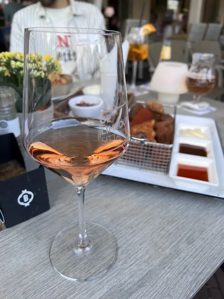 Catherine Garcia_De Limbourg Sittard_Sittard_review